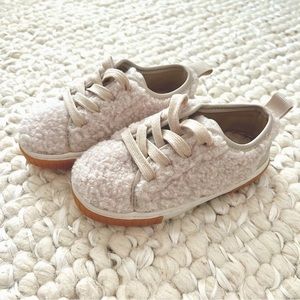 NWOT Zara Faux Shearling Sneakers EU Size 24 / 8 US